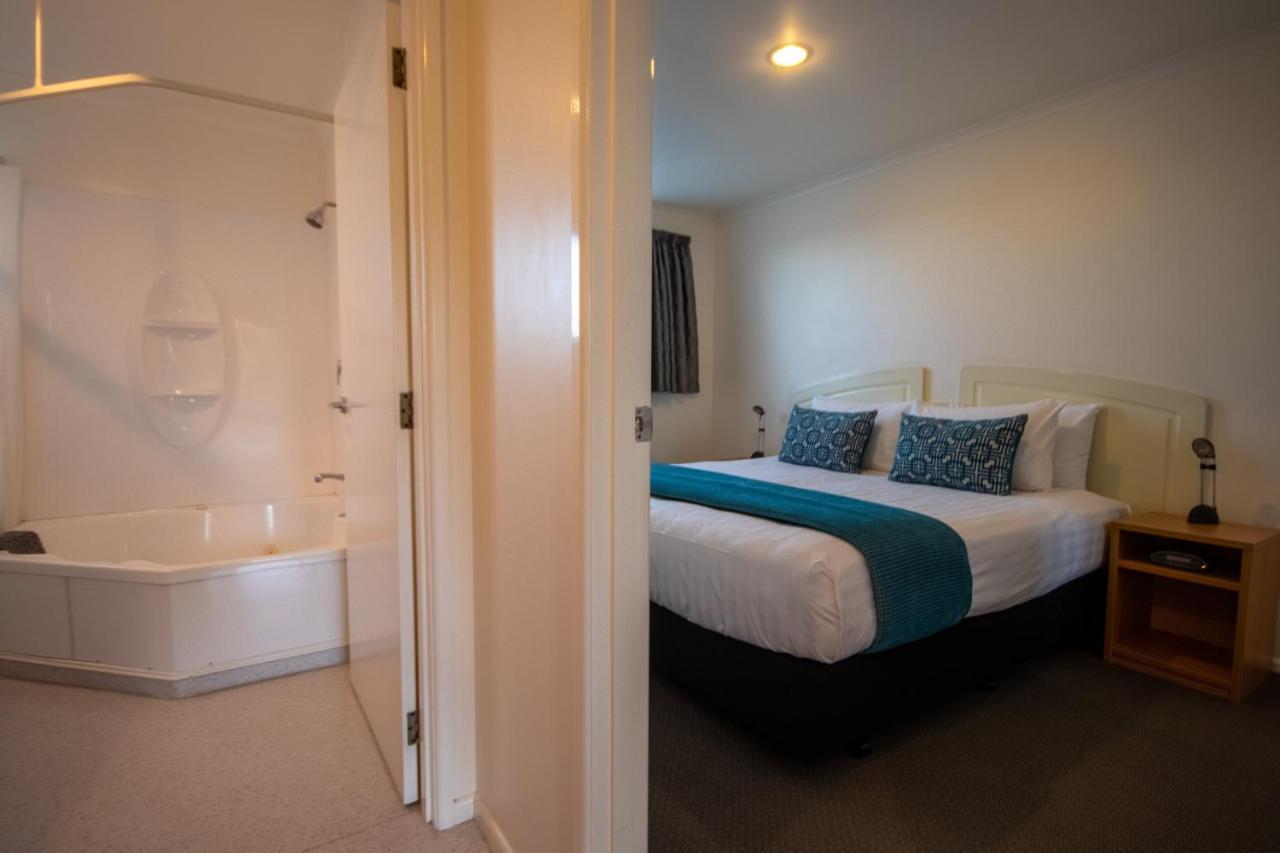 Antonio Mews Motel Стратфорд Экстерьер фото