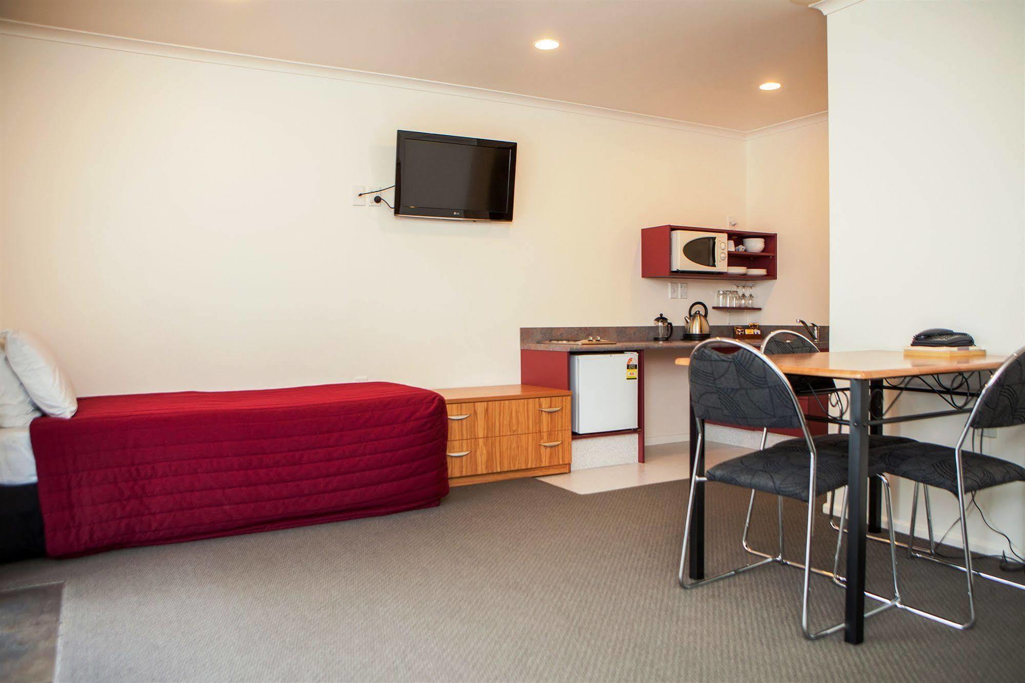 Antonio Mews Motel Стратфорд Экстерьер фото
